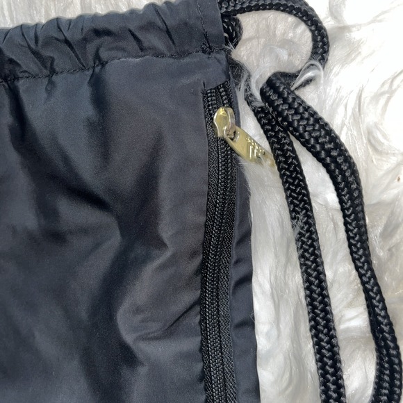 Adidas Drawstring Backpack‎ Gym Bag Black Yellow 3 Stripe Logo Sporty Athletic - Picture 3 of 10